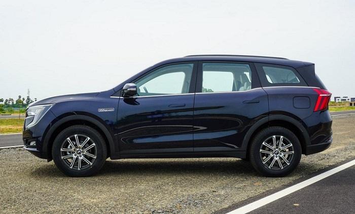 What is the Top Speed of the Mahindra XUV 700