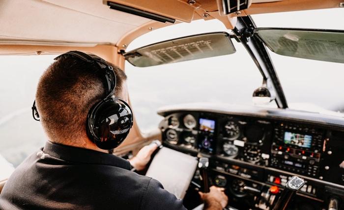 An Insiders Guide to Becoming a Pilot in 2026
