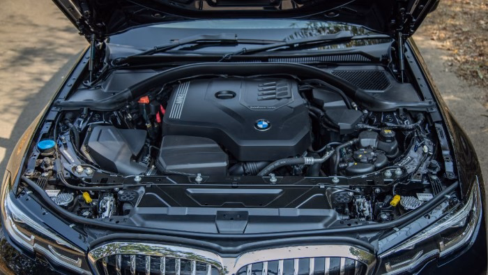 What Engine Powers the BMW 330Li