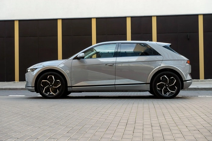 Advantages of Owning a 5 Seater Car