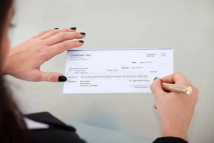 Sign the Cheque Correctlys