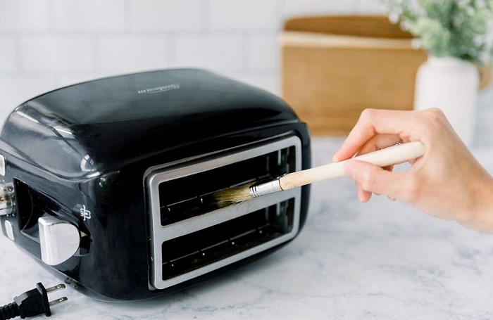 how to clean a toaster 3