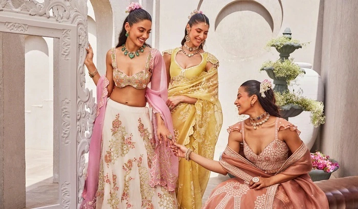 indo western indian wedding guest outfit ideas 3