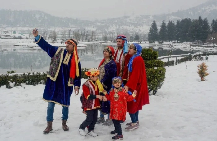 Casual Kashmir Trip Outfit Ideas 1